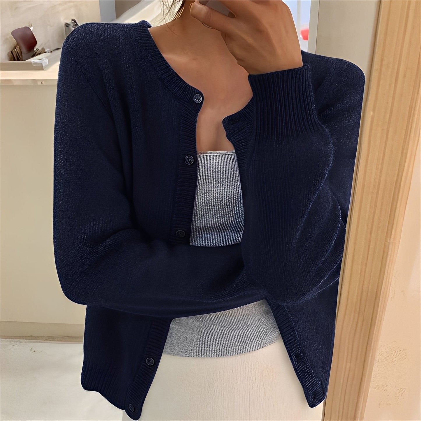 Jaqueline - Simplistischer, eleganter Damenstrickcardigan
