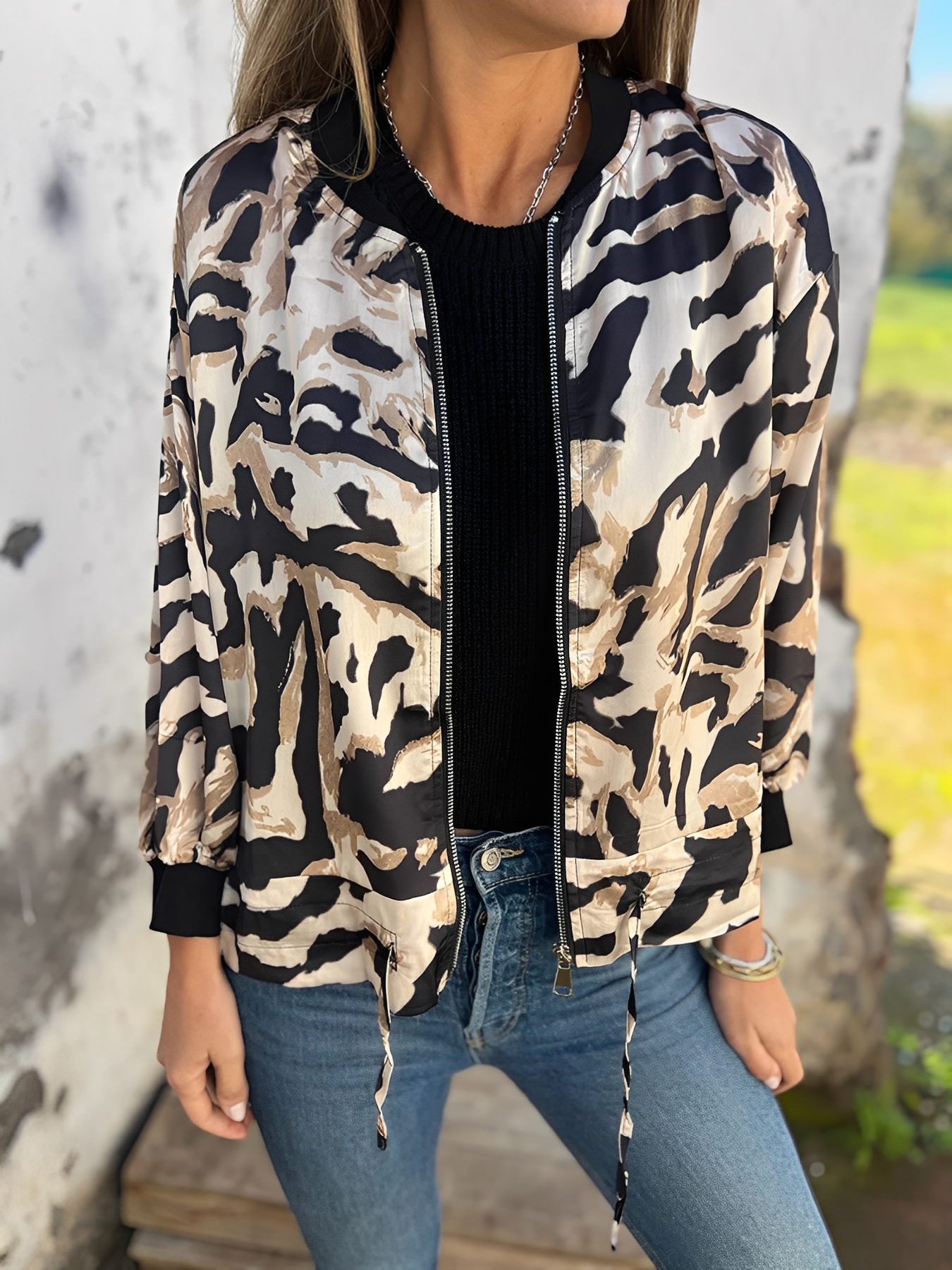 Ryana - Zeitgemäße Damenjacke mit Zipper