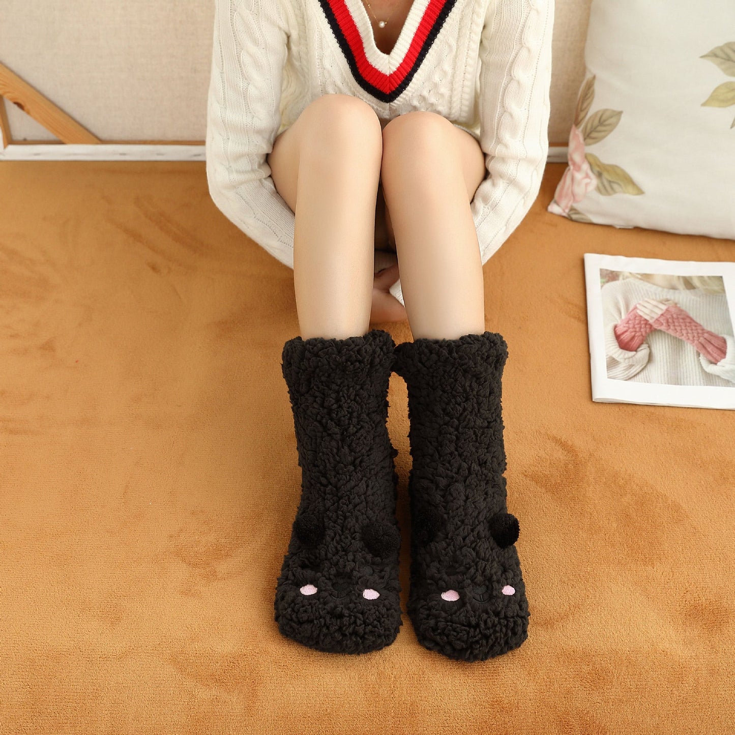 Bethany - Elegante Haus- und Samtsocken für Damen