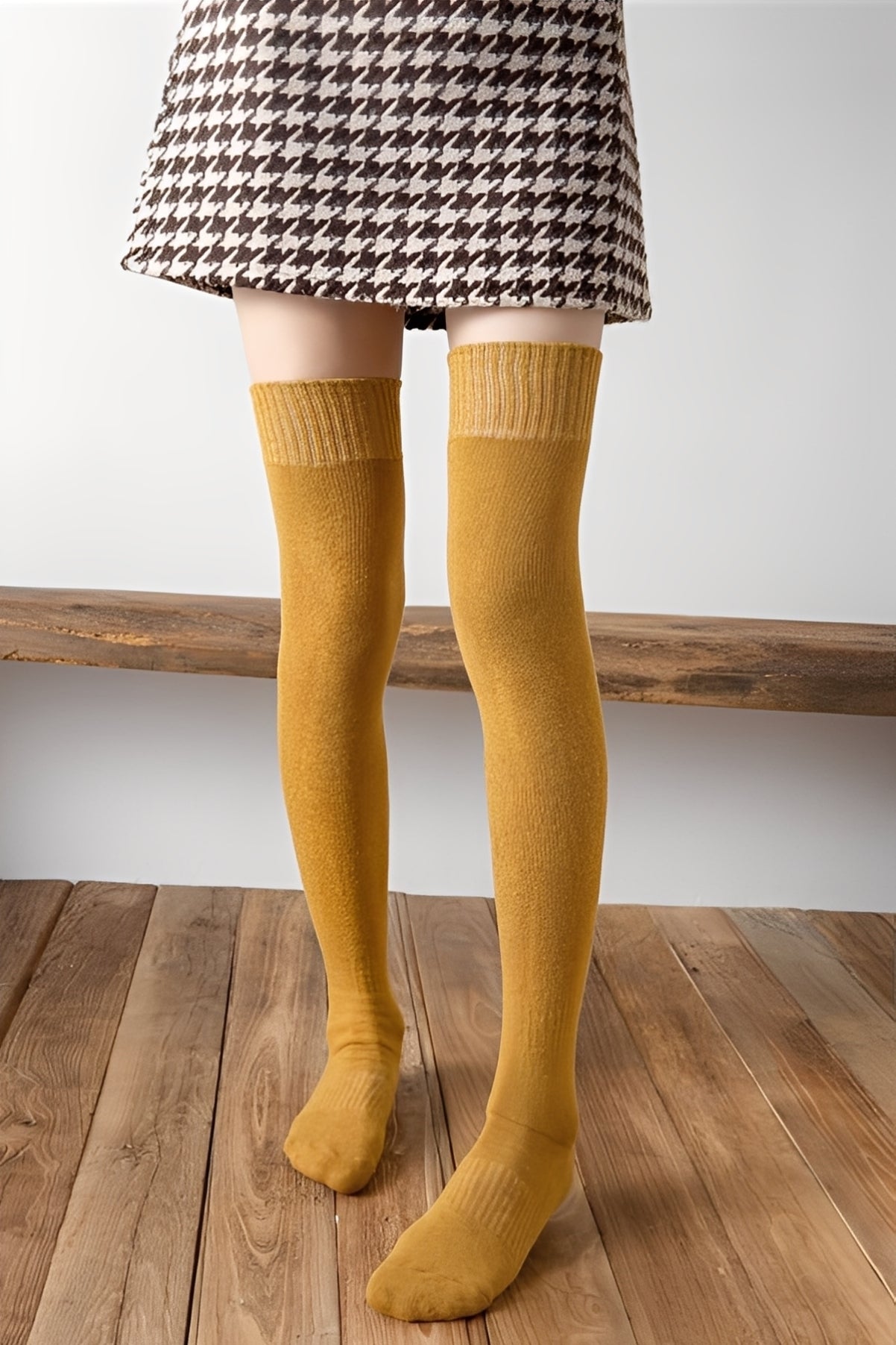 Hillary - Kuschelige, warme Samt-Overkneesocken für Damen