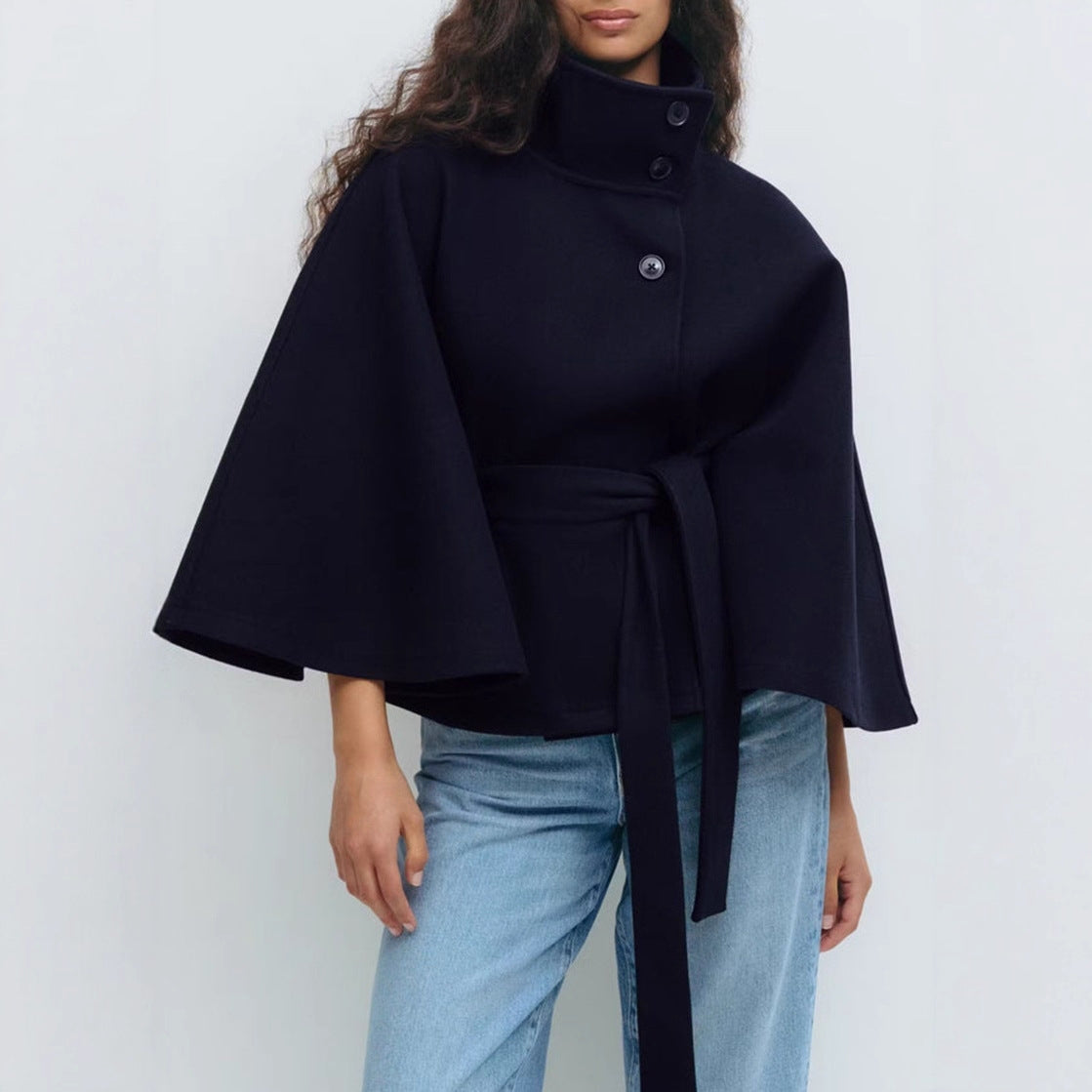 Loraine - Trendige Damenjacke mit weitem Schnitt und Gürtel