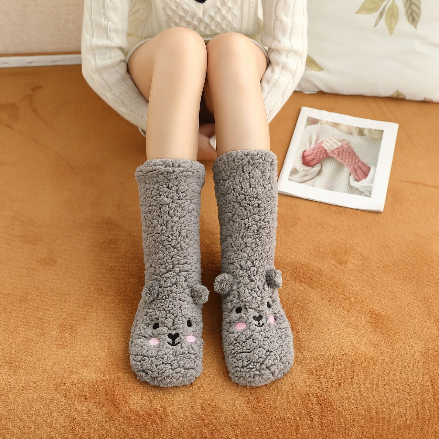 Bethany - Elegante Haus- und Samtsocken für Damen