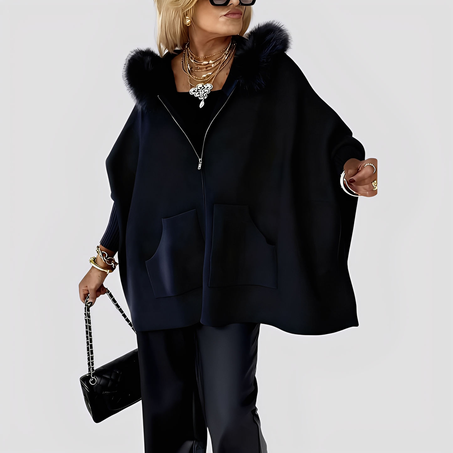 Elvena - Stilvoller Damen-Kunstfellmantel mit Kapuze