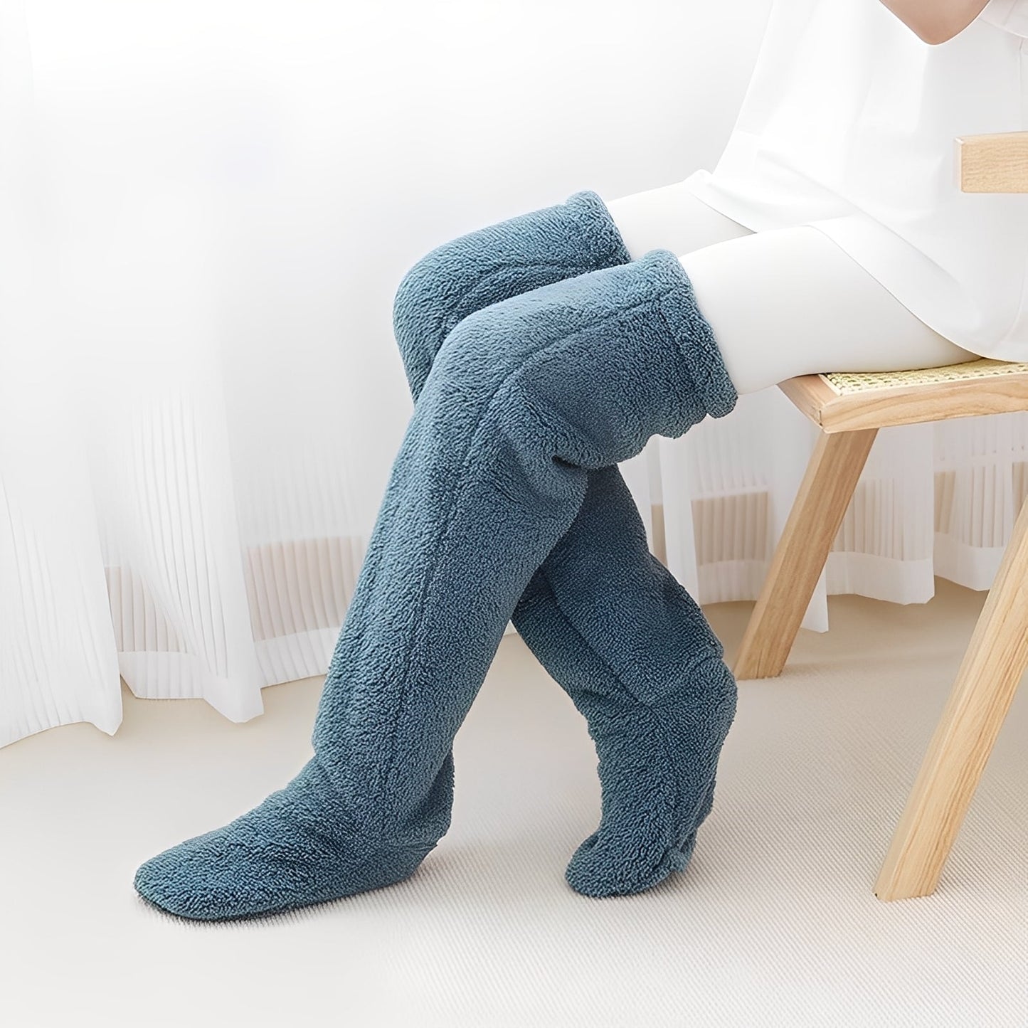 Camellia - Warme, kniehohe Wintersocken für Damen