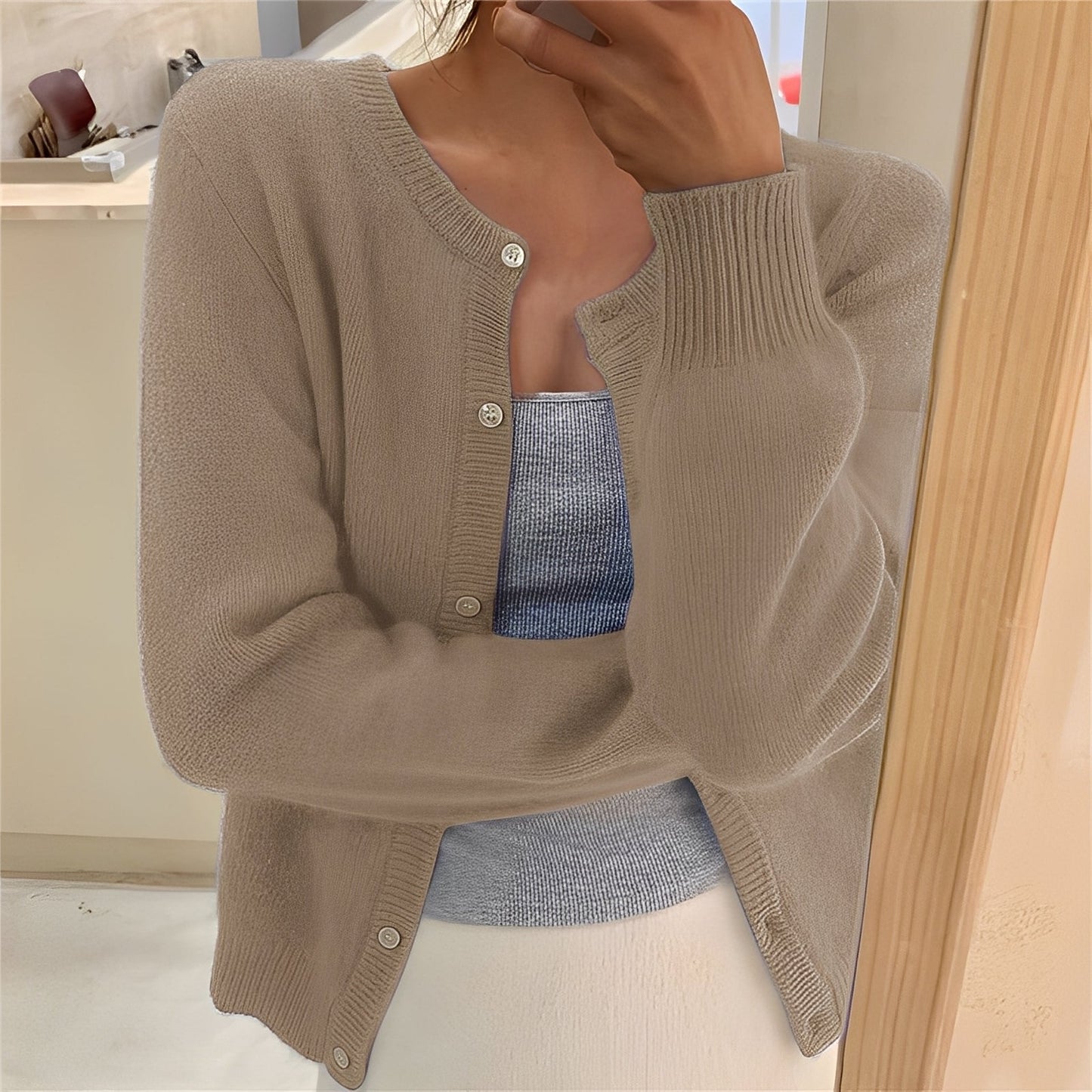 Jaqueline - Simplistischer, eleganter Damenstrickcardigan