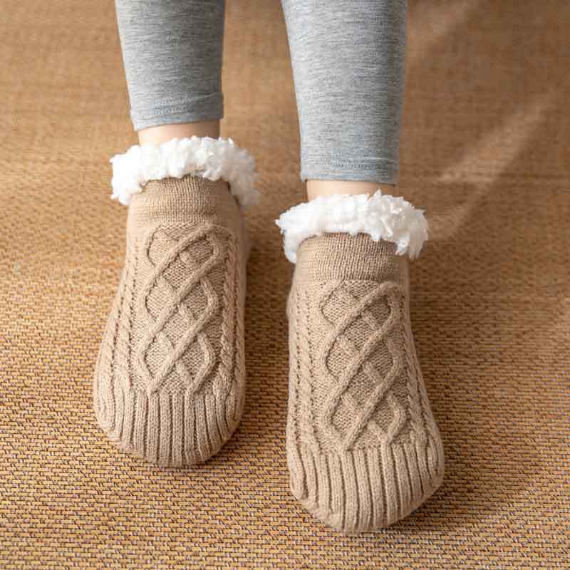 Raquel - Gemütliche und rutschfeste Damenplüschsocken für den Winter