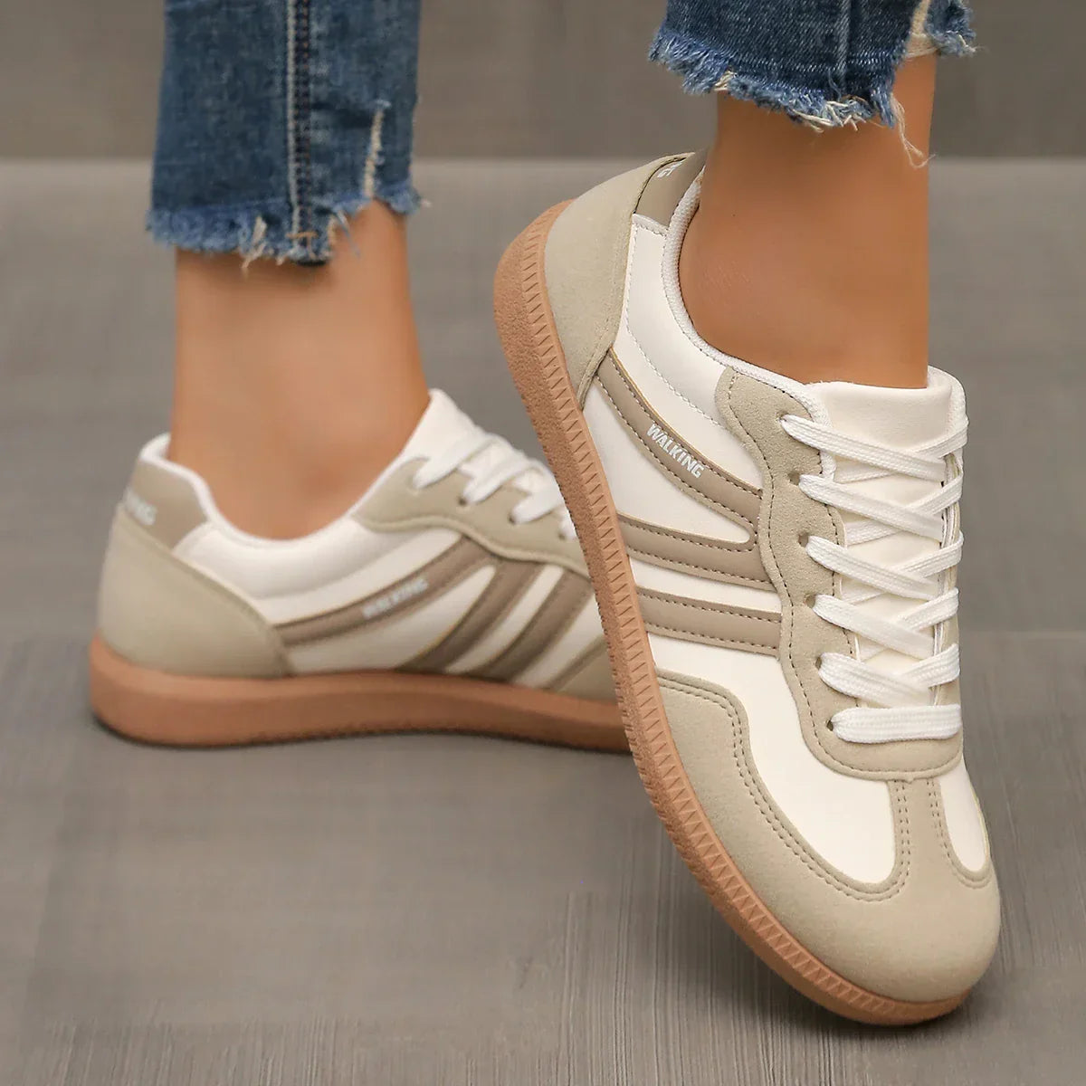 Lia – Stilvolle Damen Trainer