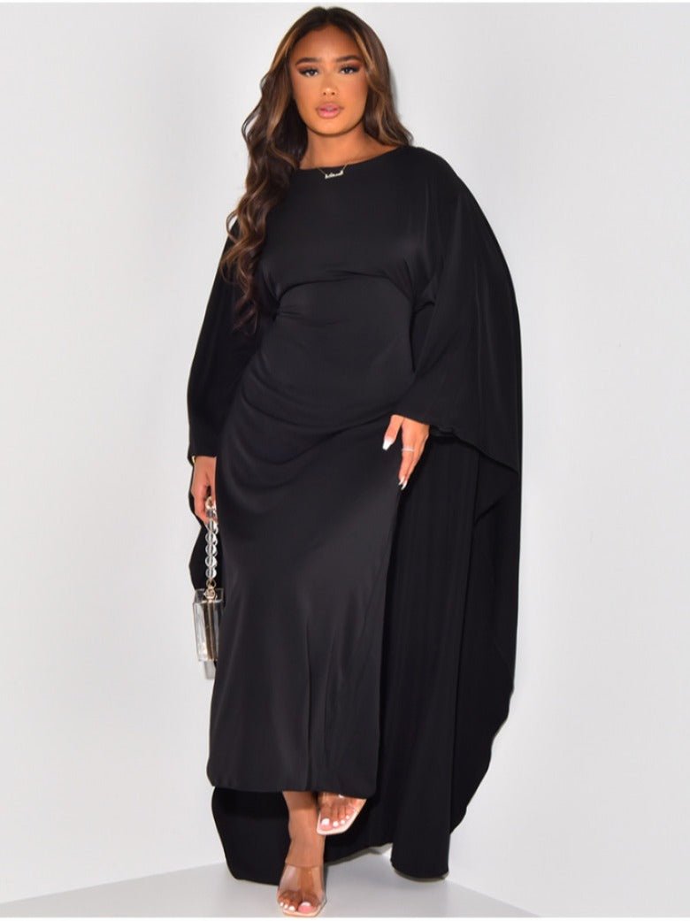Marleen – Langes Kleid mit fließendem Umhang