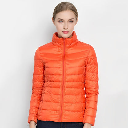 Rena - Elegante, leichte Damen-Daunenjacke