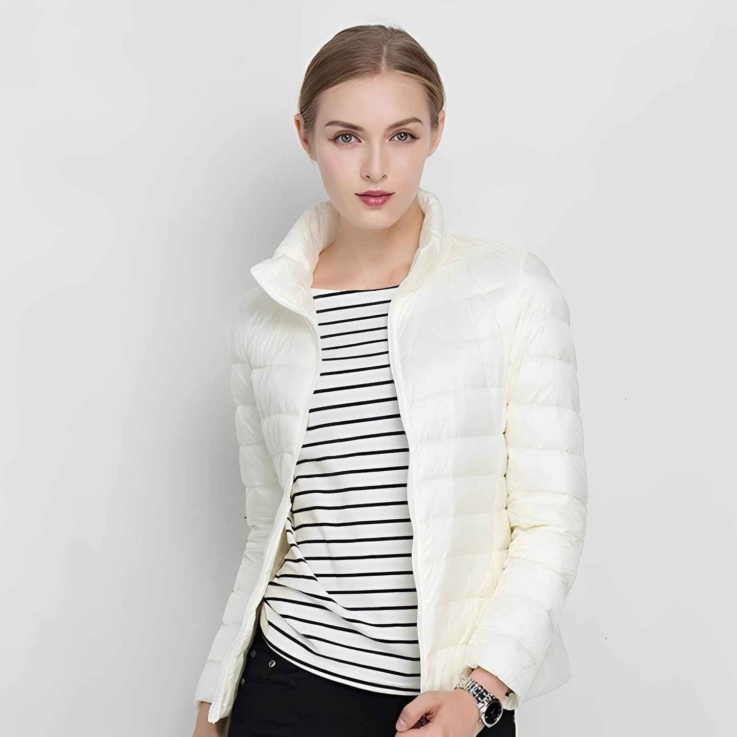 Rena - Elegante, leichte Damen-Daunenjacke