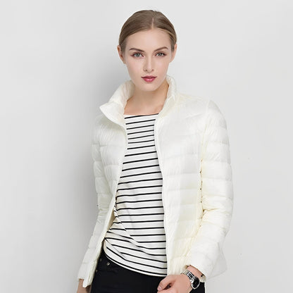 Rena - Elegante, leichte Damen-Daunenjacke