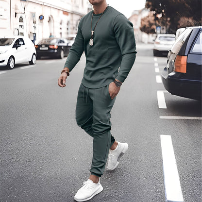 Ilyan - Pullover und Hose Trend für Herren definieren