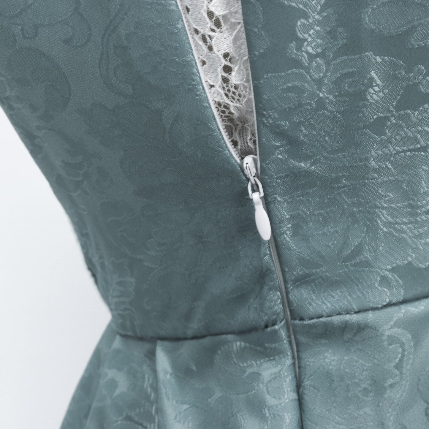 Amelia - Traditionelles Oktoberfest-Damenkleid mit Trägern
