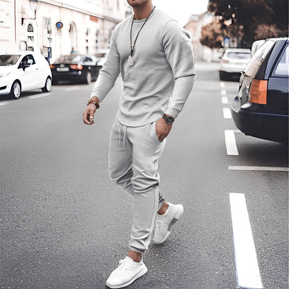Ilyan - Pullover und Hose Trend für Herren definieren