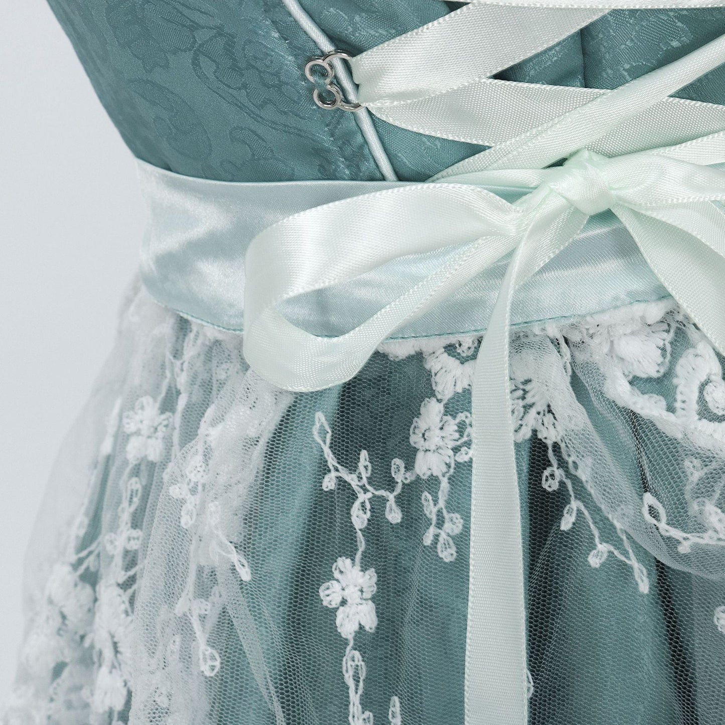 Amelia - Traditionelles Oktoberfest-Damenkleid mit Trägern