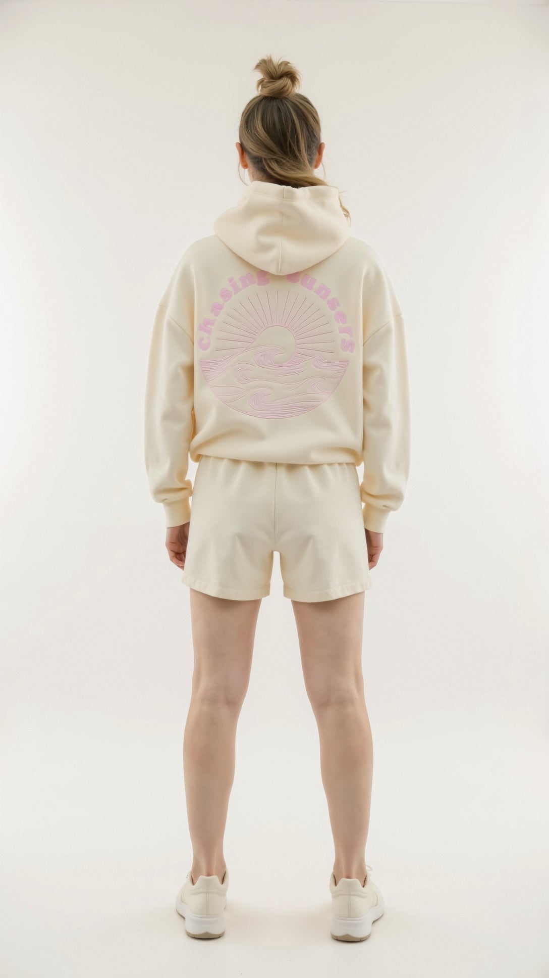 Melina – Hoodie mit Stickerei