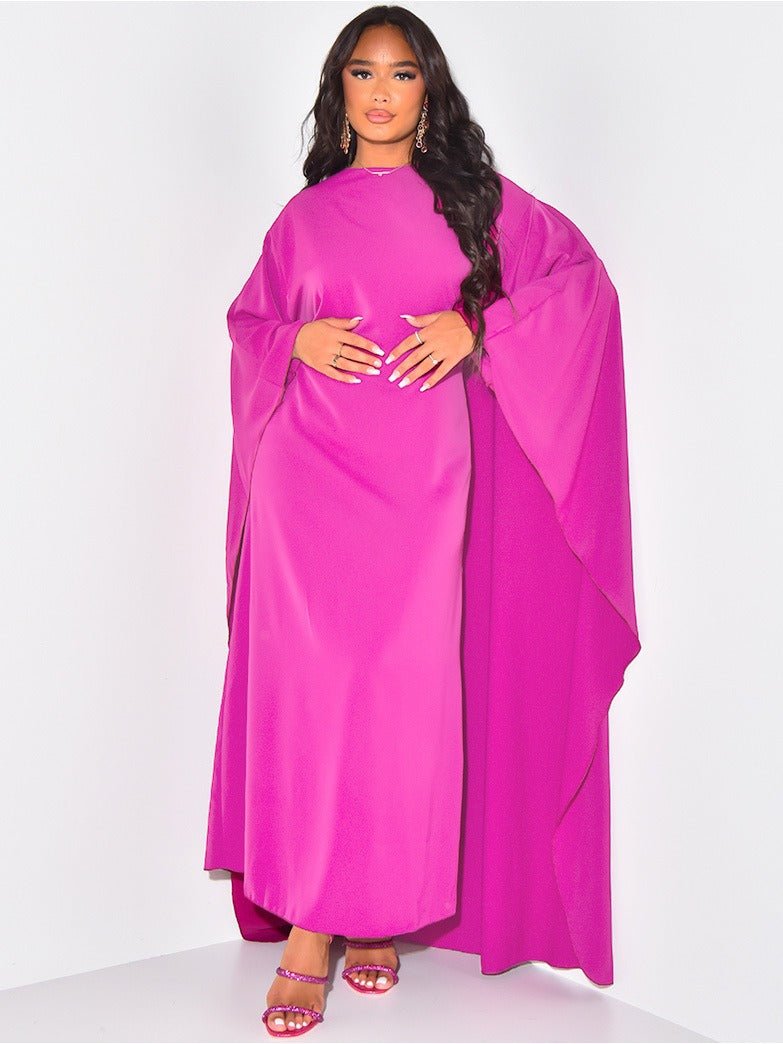 Marleen – Langes Kleid mit fließendem Umhang
