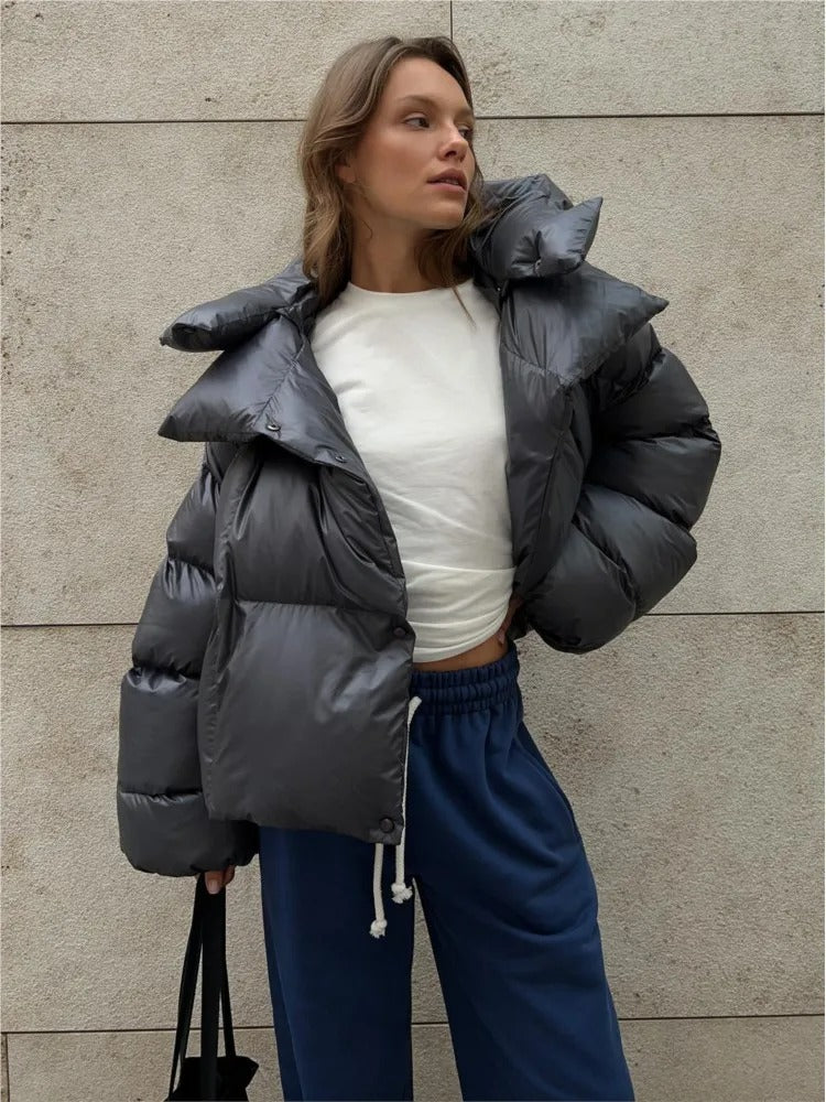 Jana – Kurze gefütterte Jacke mit Kapuze