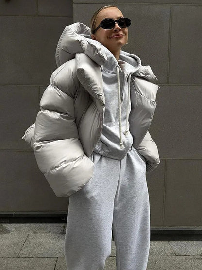 Jana – Kurze gefütterte Jacke mit Kapuze